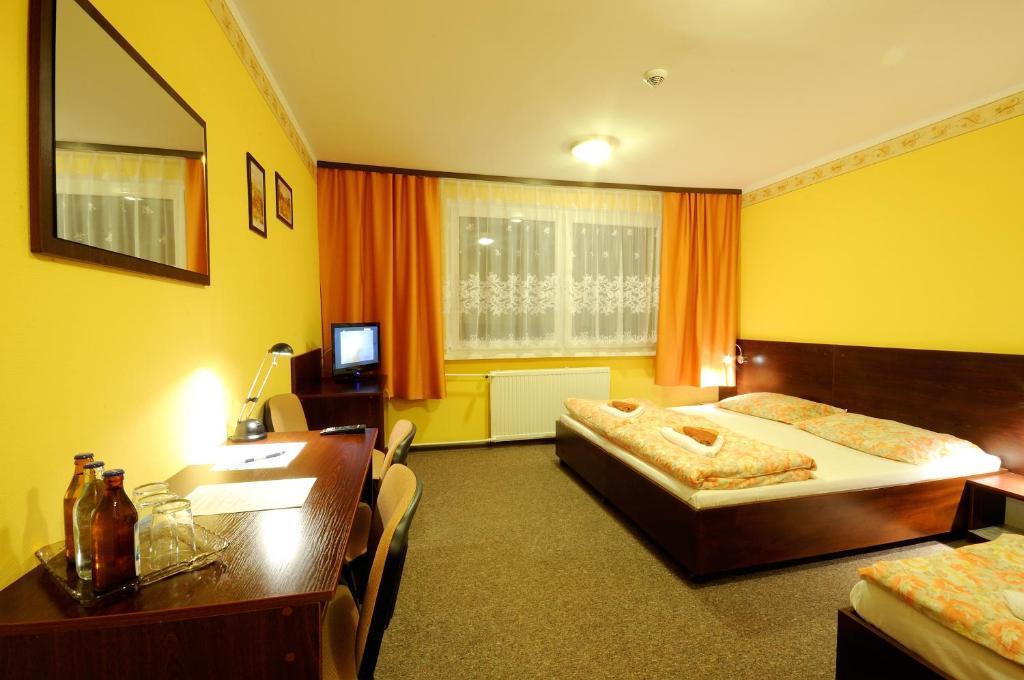 Hotel Gambit I Restauracja Cieszyn Cieszyn  Exterior photo